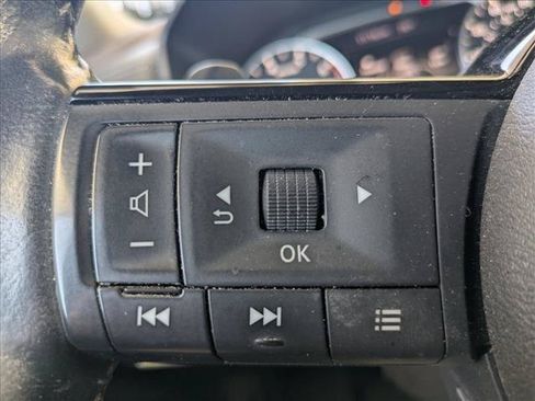 Used 2022 Nissan Rogue SV w/ SV Premium Package AWD/4WD image 13