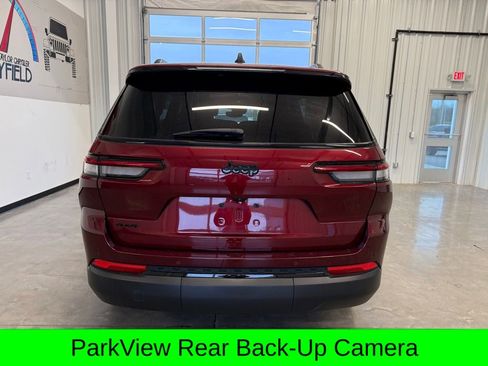 Used 2024 Jeep Grand Cherokee L Altitude image 8
