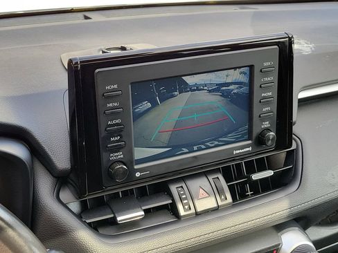 Used 2022 Toyota RAV4 XLE Premium FWD image 31