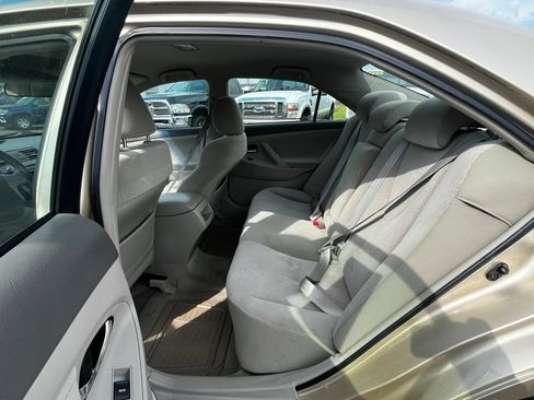 Used 2011 Toyota Camry LE w/ LE Extra-Value Pkg FWD image 11