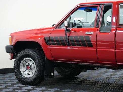 Used 1988 Toyota Pickup Deluxe image 18