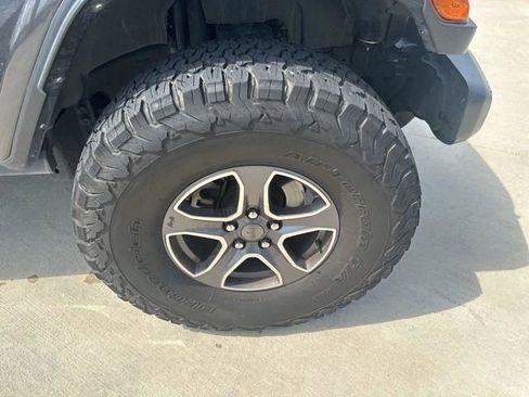 Used 2023 Jeep Gladiator Sport image 18