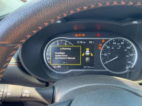 Used 2020 Nissan Versa SR FWD image 16