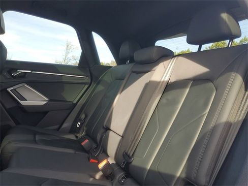 Used 2021 Audi Q3 2.0T Premium image 10