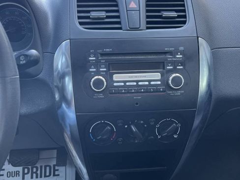 Used 2012 Suzuki SX4 AWD Hatchback image 11