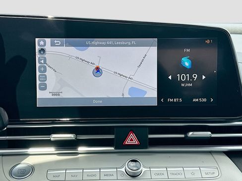 Used 2021 Hyundai Elantra Limited FWD image 13