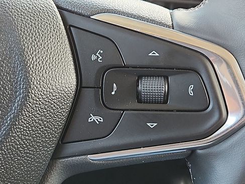 Used 2024 Chevrolet TrailBlazer LT w/ LT Cold Weather Package FWD image 17