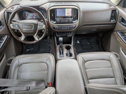 Used 2022 GMC Canyon Denali image 18