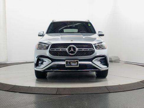 Used 2024 Mercedes-Benz GLE 450 4MATIC w/ AMG Line Exterior image 2