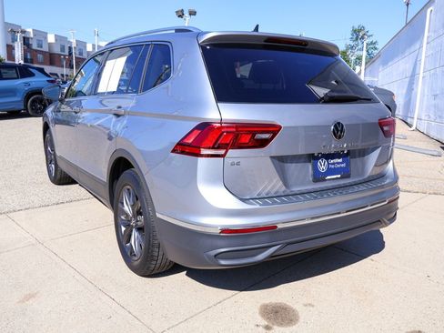 Used 2024 Volkswagen Tiguan SE AWD/4WD image 3
