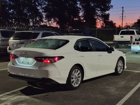 Used 2024 Toyota Camry LE w/ Convenience Package FWD image 5
