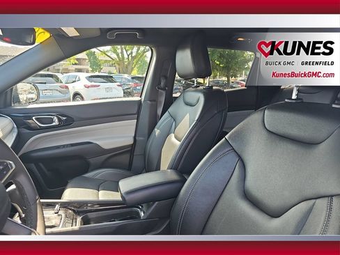 Used 2025 Jeep Compass Limited AWD/4WD image 22