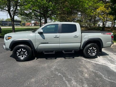 Used 2023 Toyota Tacoma TRD Off-Road AWD/4WD image 5