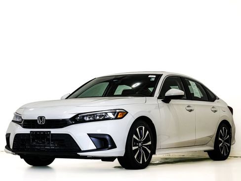 Used 2024 Honda Civic EX image 3