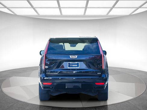 Used 2022 Cadillac Escalade ESV Sport image 3
