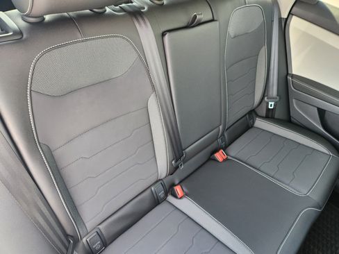 New 2025 Volkswagen Taos SE image 24