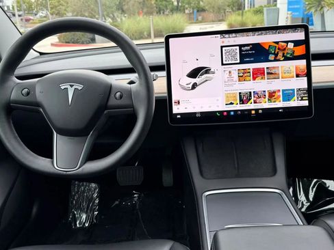 Used 2023 Tesla Model 3 Standard Range RWD image 11