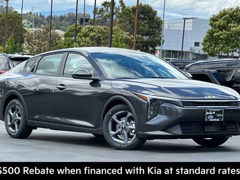 New 2026 Kia K4 FWD image 2