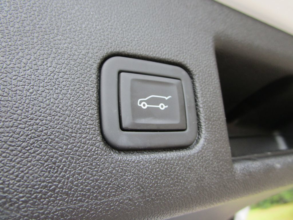 Used 2024 Chevrolet Equinox RS FWD image 15