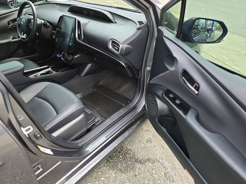 Used 2021 Toyota Prius Prime XLE FWD image 15