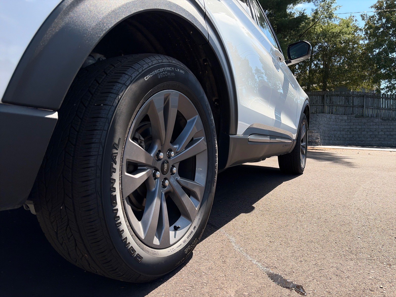 Used 2023 Ford Explorer XLT w/ Equipment Group 202A AWD/4WD image 7
