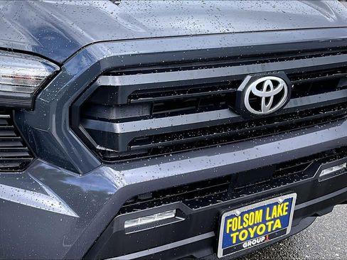 Used 2025 Toyota Tacoma SR5 AWD/4WD image 29