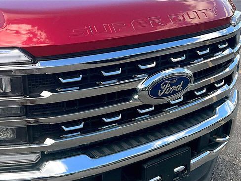 Used 2024 Ford F250 Lariat w/ Chrome Package image 28