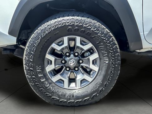 Certified 2023 Toyota Tacoma TRD Off-Road AWD/4WD image 24