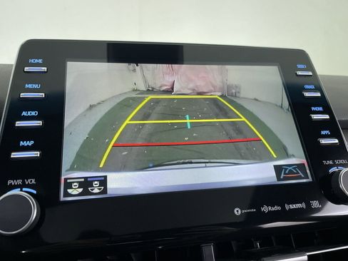 Used 2019 Toyota Avalon Limited image 16