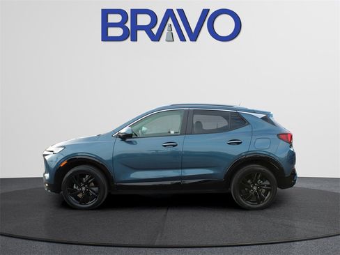 Used 2024 Buick Encore GX Sport Touring image 9