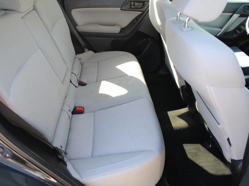 Used 2017 Subaru Forester 2.5i Premium w/ All-Weather Package image 6