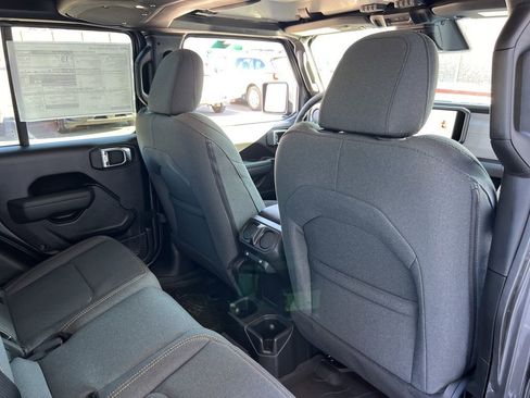 New 2026 Jeep Gladiator Sport image 23