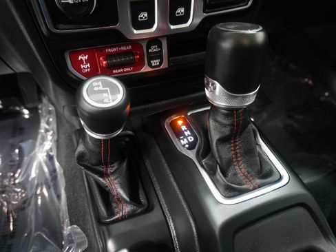 Used 2023 Jeep Wrangler Rubicon w/ Cold Weather Group AWD/4WD image 26