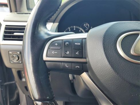 Used 2023 Lexus GX 460 Premium w/ Premium Package image 16