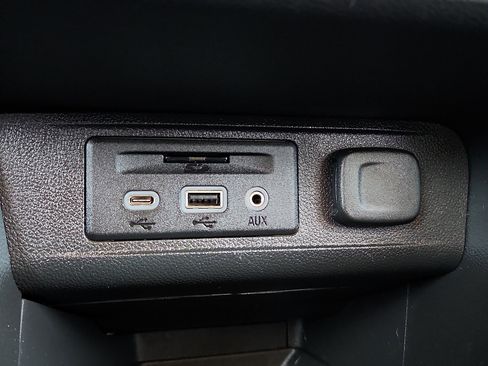 Used 2020 Buick Encore GX Select w/ Experience Buick Package image 15