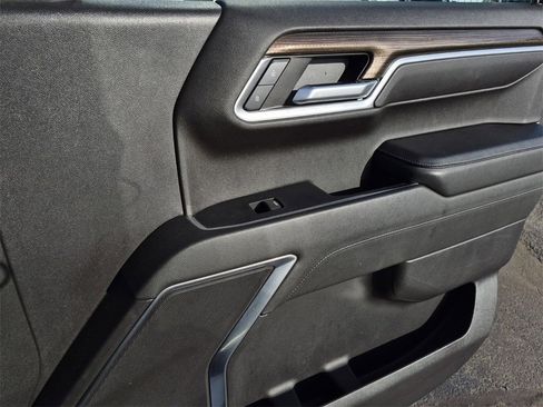 Used 2022 Chevrolet Silverado 1500 LT image 12