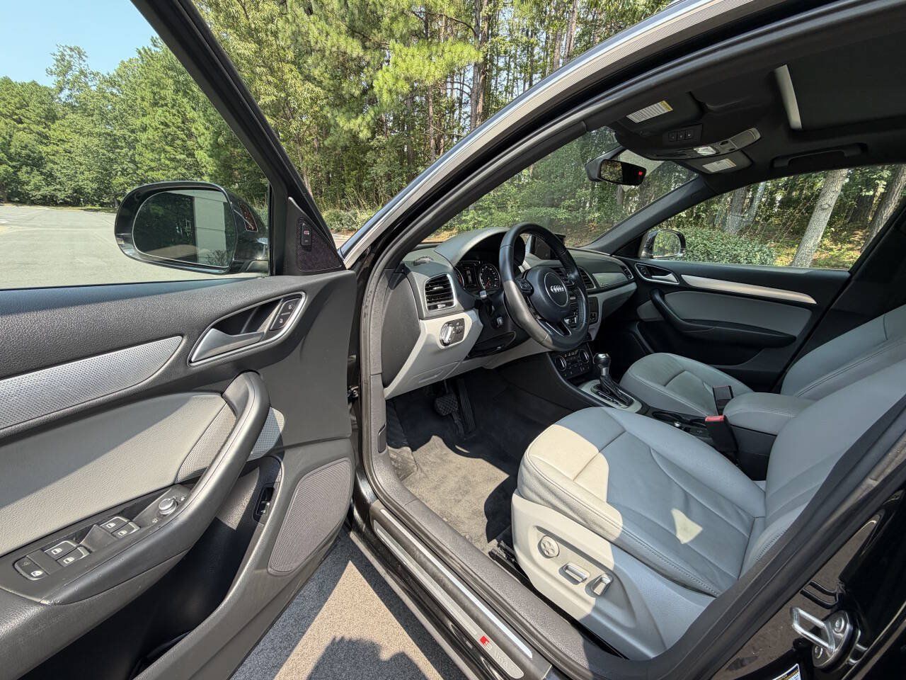 Used 2018 Audi Q3 2.0T Premium Plus w/ Premium Plus Package AWD/4WD image 11