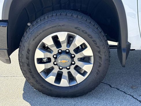 New 2026 Chevrolet Silverado 2500 Custom w/ Custom Value Package image 9