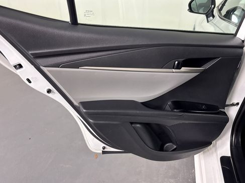 Used 2025 Toyota Camry SE w/ Convenience Package image 32