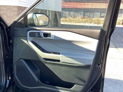 Used 2021 Ford Explorer XLT w/ Equipment Group 202A AWD/4WD image 54