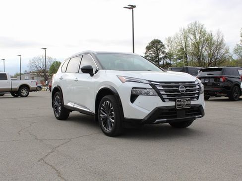 Used 2024 Nissan Rogue Platinum w/ Platinum Premium Package image 7