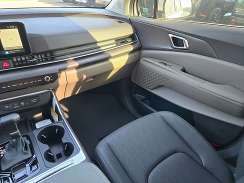New 2026 Kia Carnival EX image 11