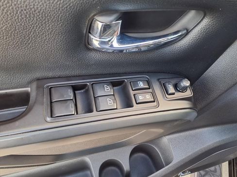 Used 2019 Nissan Titan SL w/ Midnight Edition image 11