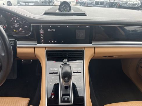 Used 2018 Porsche Panamera 4 image 16