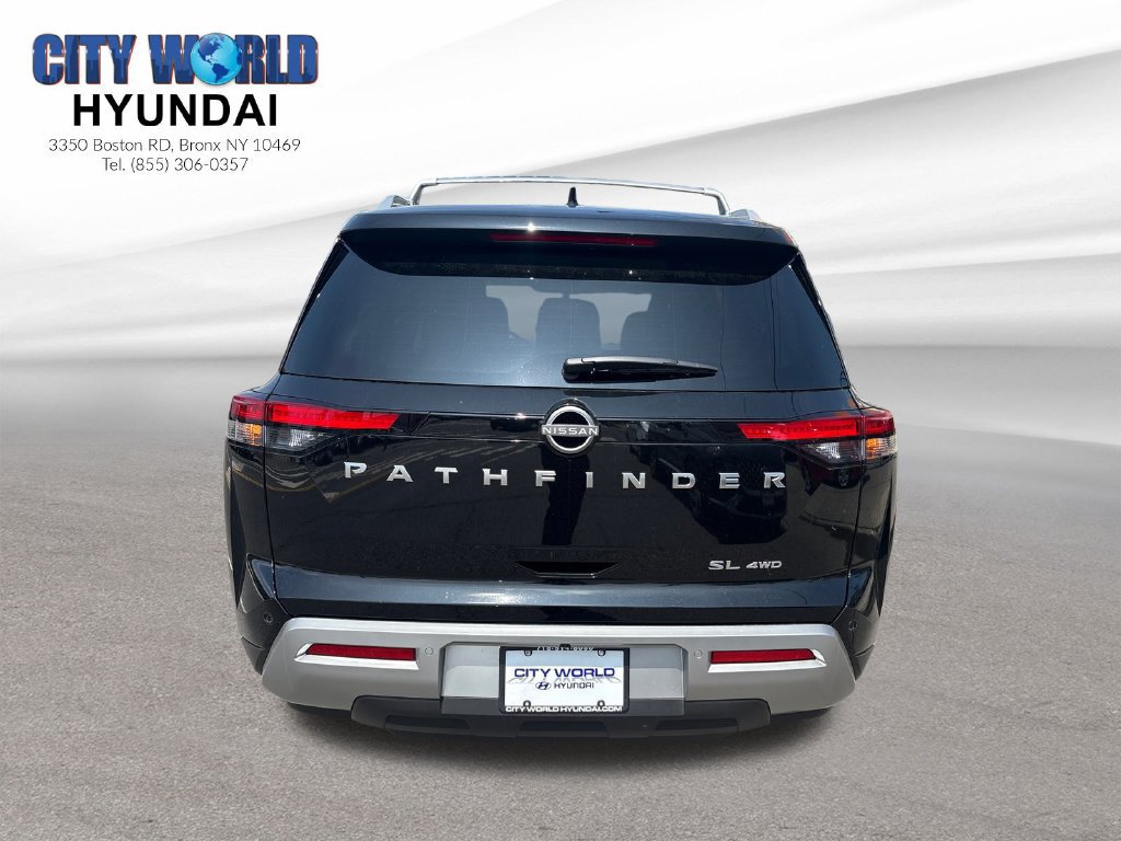 Used 2025 Nissan Pathfinder SL AWD/4WD image 4