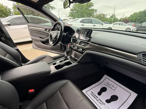 Used 2019 Honda Accord Sport image 14