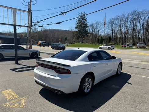 Used 2019 Dodge Charger SXT w/ Leather Interior Group RWD image 11