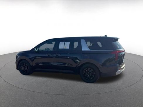 Used 2026 Kia Carnival FWD image 10