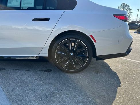 Certified 2025 BMW 760i xDrive w/ Luxury Rear Seating Package image 36