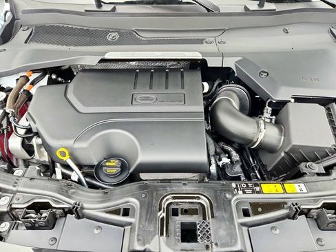 Certified 2025 Land Rover Discovery Sport S image 33